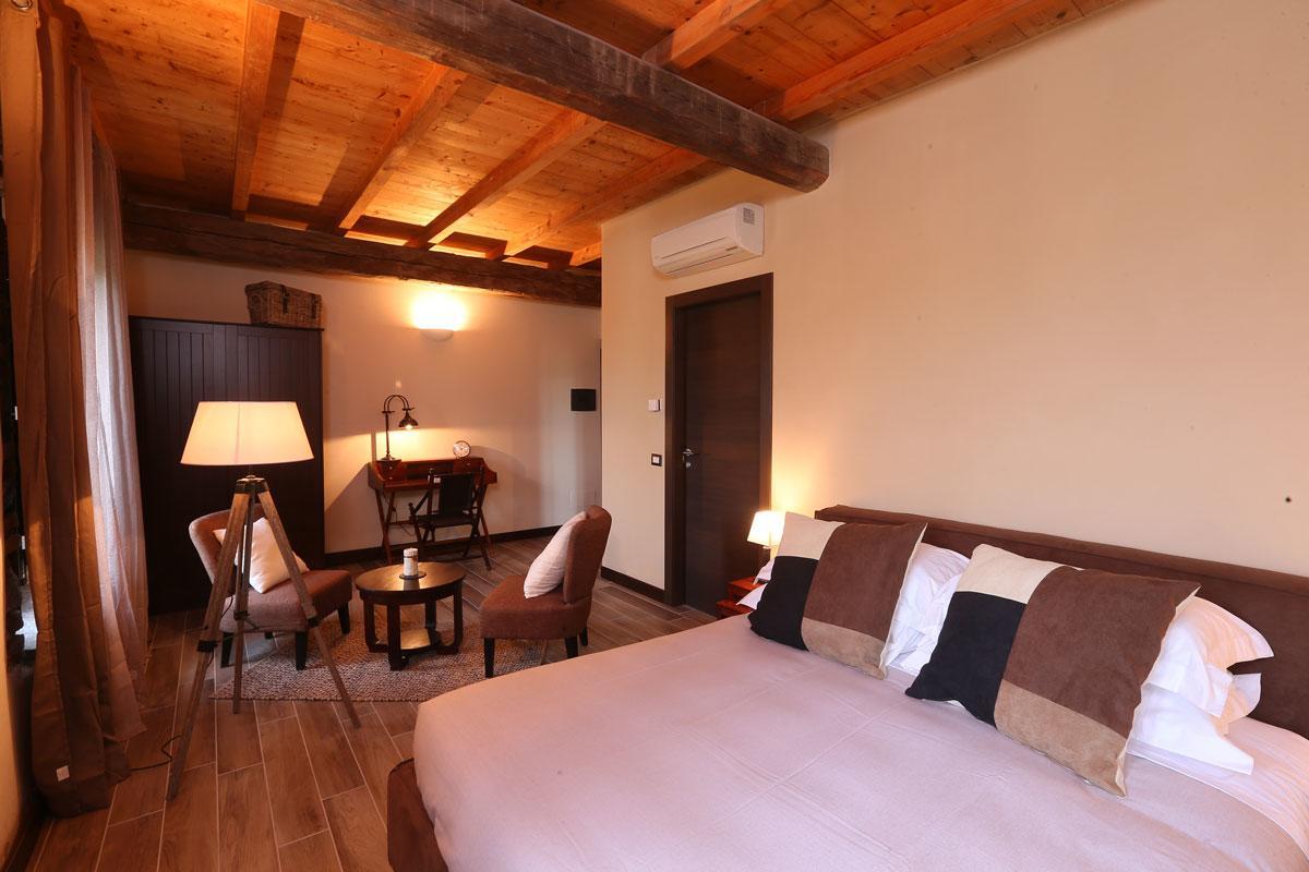 Equirelais Hotel Lomnago Exterior foto